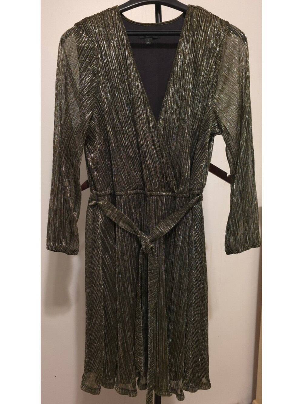 Simply Vera Wang black and gold metallic plisse midi dress